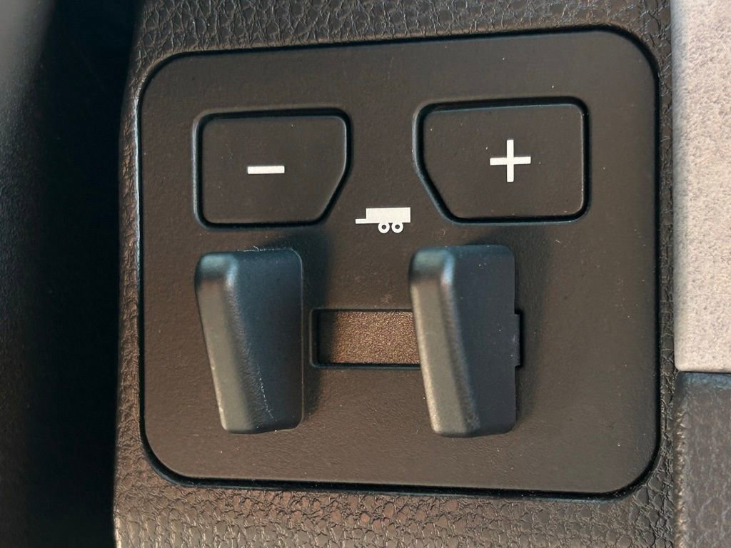 Used 2025 Toyota Tacoma Trailhunter image 29