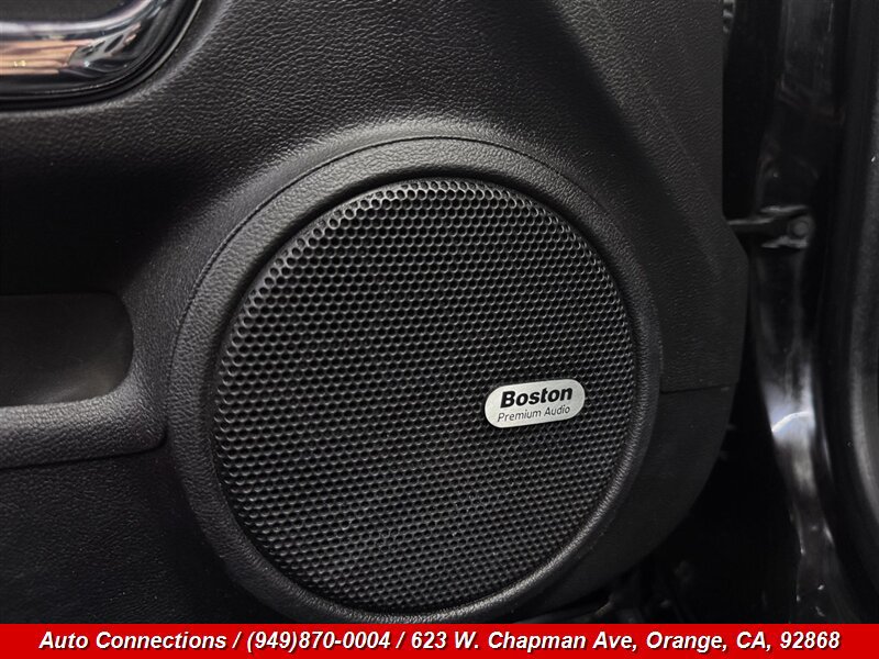 Used 2011 Chevrolet Camaro LT w/ LPO, Ground Effects Package RWD image 21