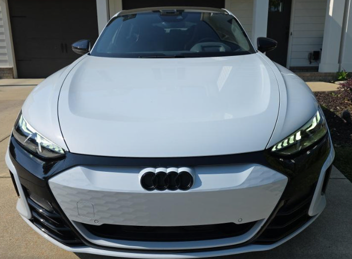 Used 2024 Audi RS e-tron GT w/ Carbon Performance Package AWD/4WD image 1