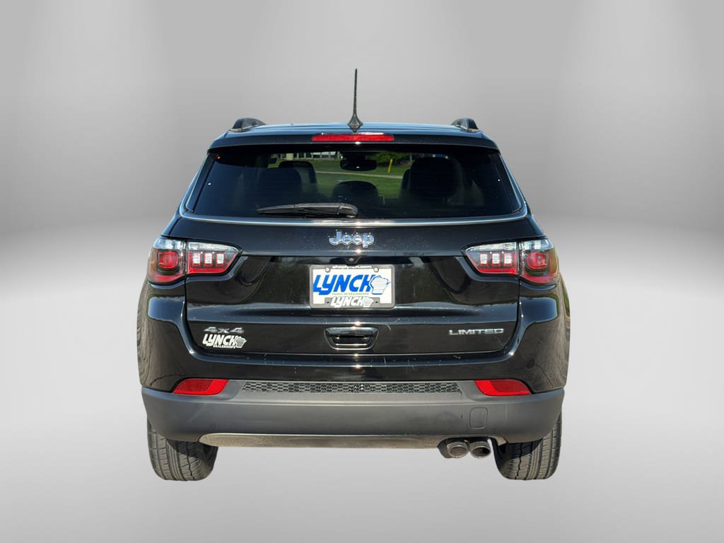Used 2022 Jeep Compass Limited w/ Sun and Sound Group AWD/4WD image 3