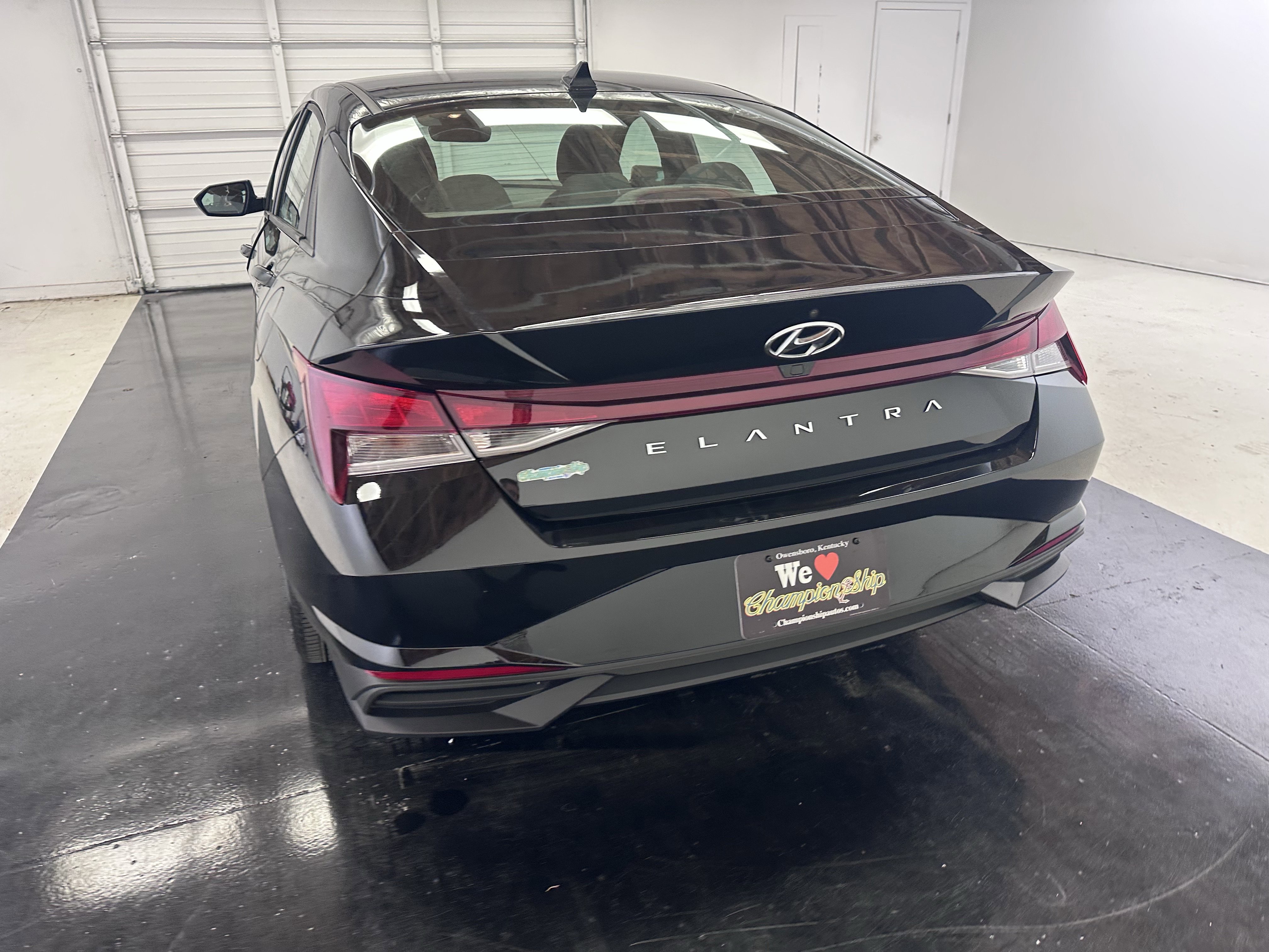 Used 2021 Hyundai Elantra SEL image 14