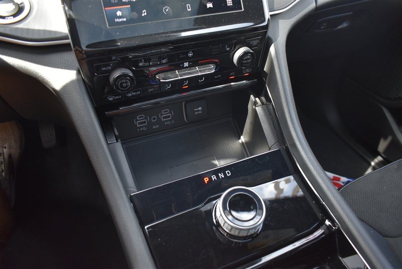 Used 2023 Jeep Grand Cherokee Altitude AWD/4WD image 17