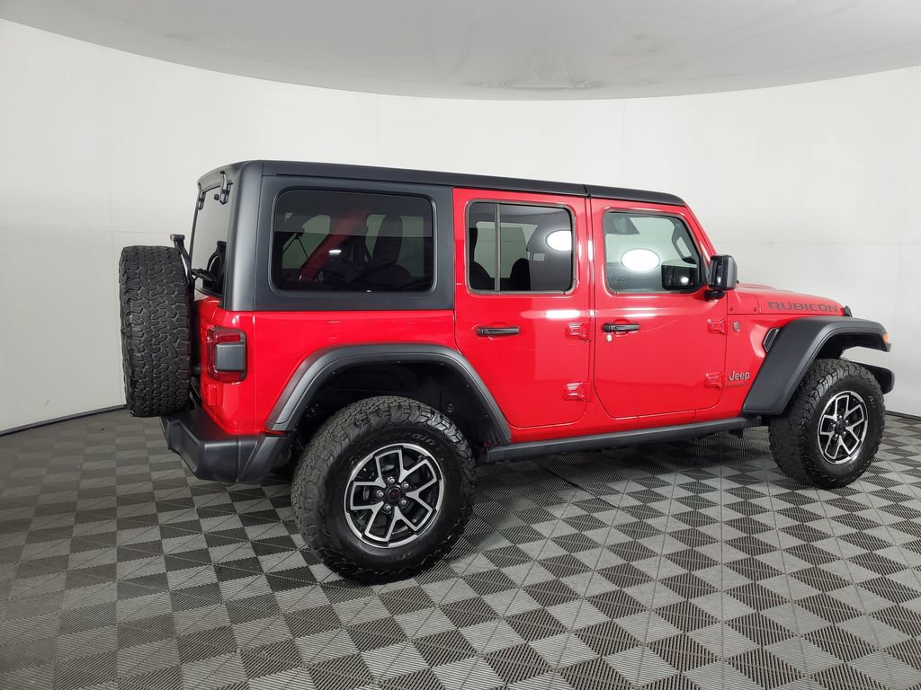 Used 2025 Jeep Wrangler Unlimited Rubicon w/ Convenience Group AWD/4WD image 4