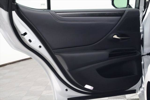Certified 2025 Lexus ES 350 w/ Premium Package image 13