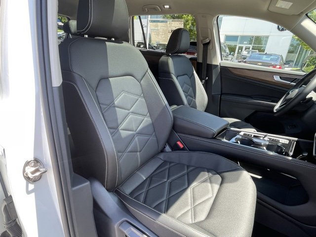New 2025 Volkswagen Atlas SE image 28
