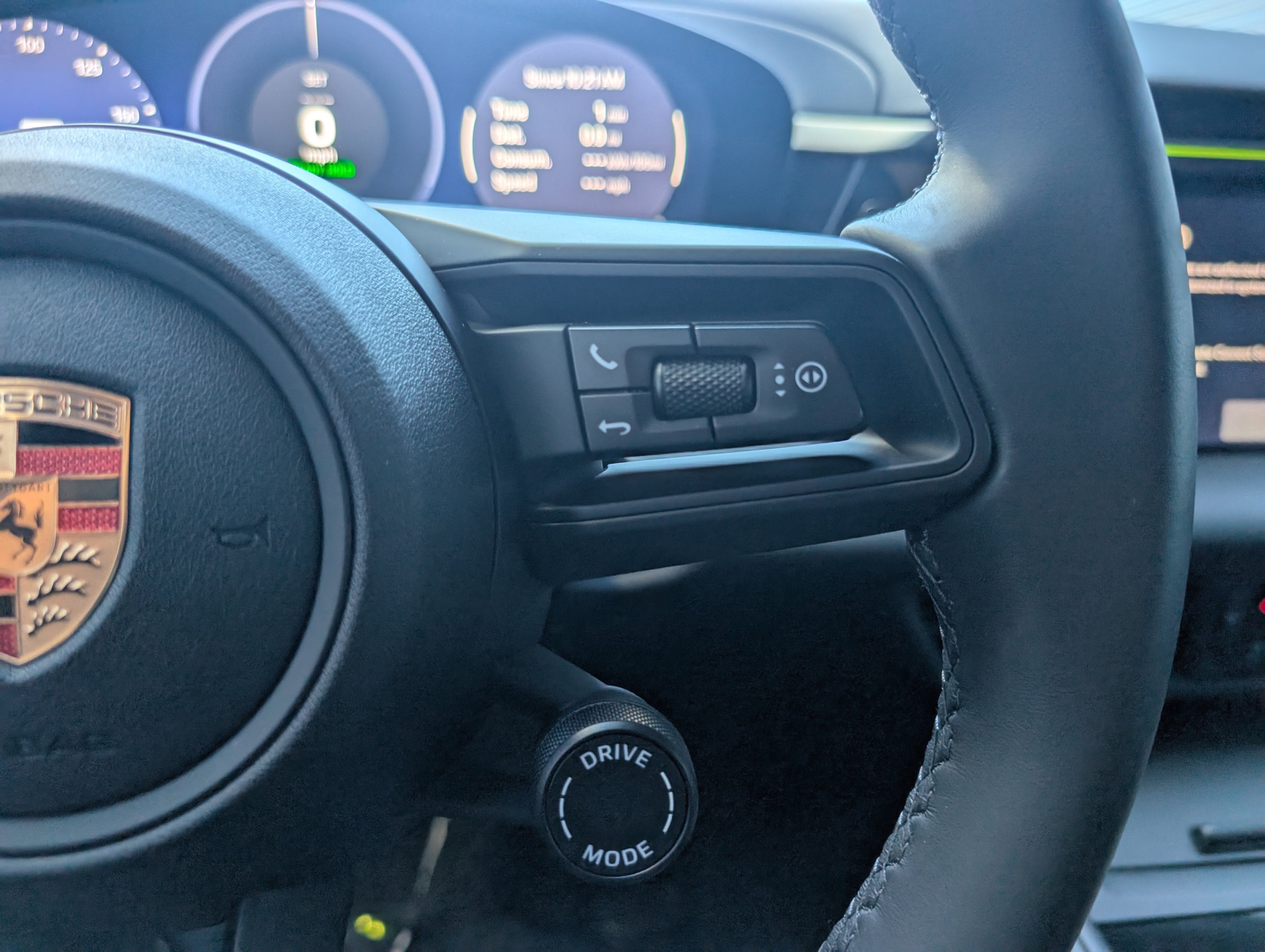 Used 2025 Porsche Macan Electric image 37