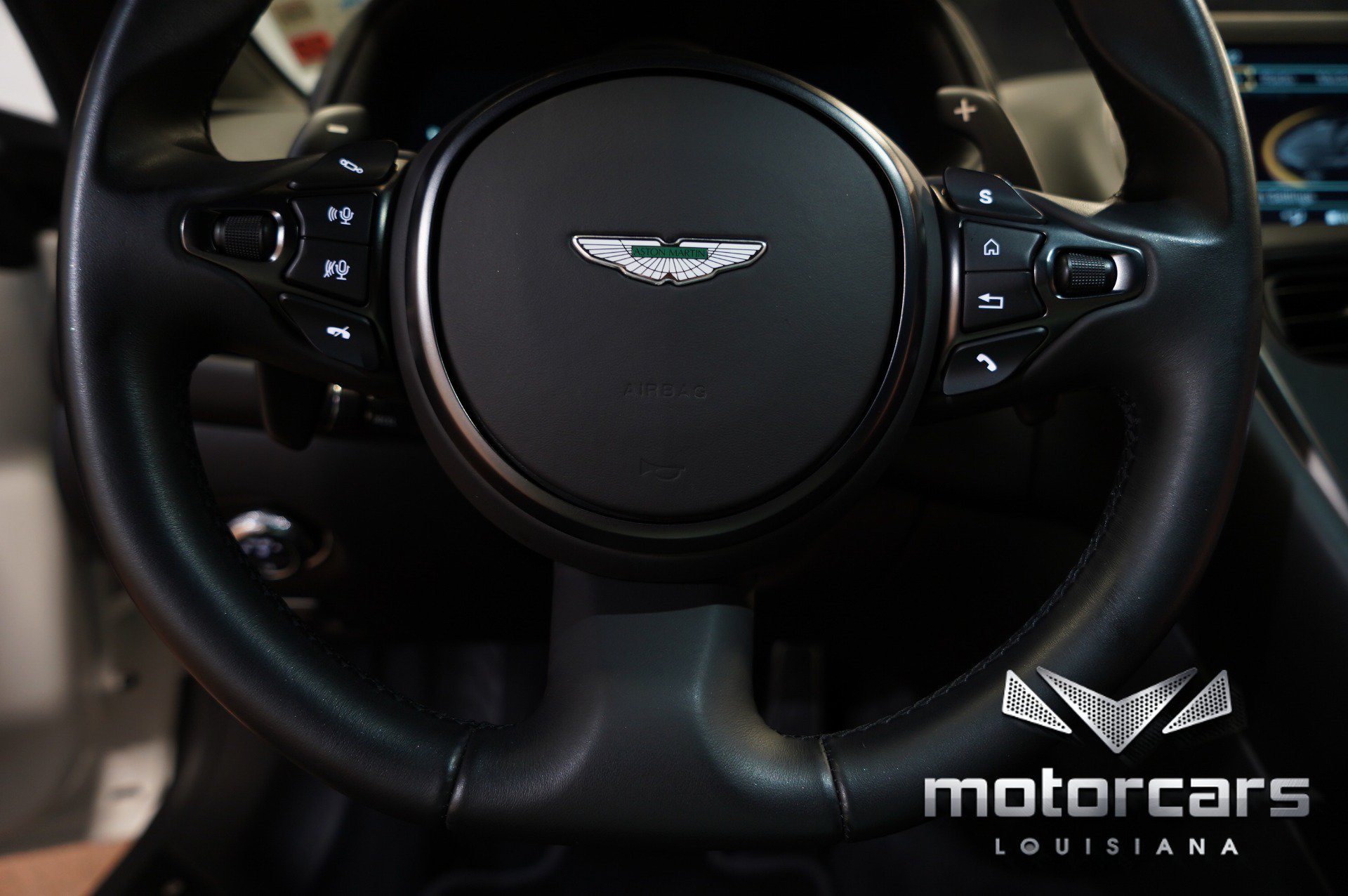 Used 2018 Aston Martin DB11 Coupe RWD image 40