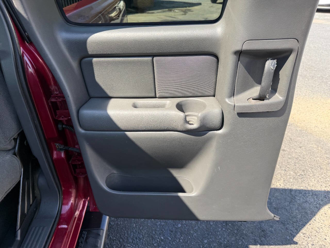 Used 2004 Chevrolet Silverado 1500 LS image 23