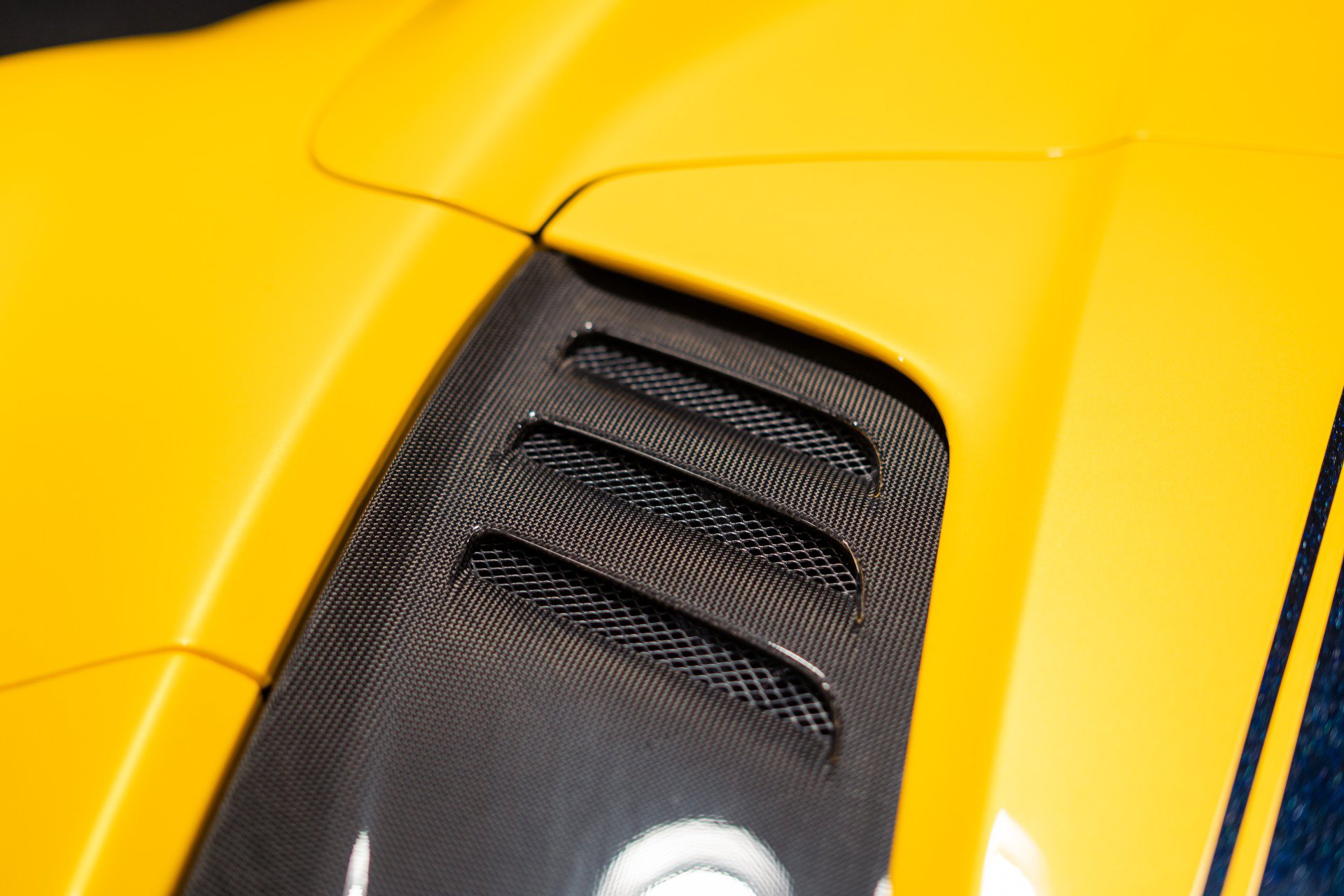 Used 2021 Ferrari F8 Tributo RWD image 16