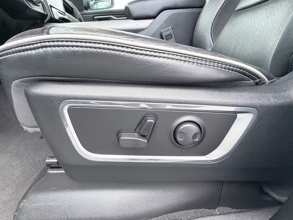Used 2025 RAM 1500 Laramie AWD/4WD image 23