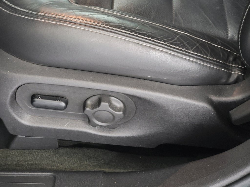 Used 2014 Ford Taurus SEL w/ Equipment Group 201A FWD image 15