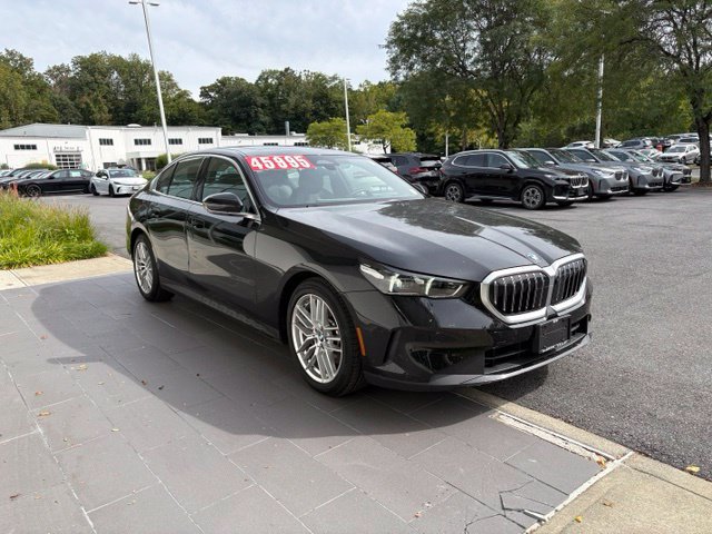 Certified 2024 BMW 530i xDrive w/ Premium Package AWD/4WD image 5