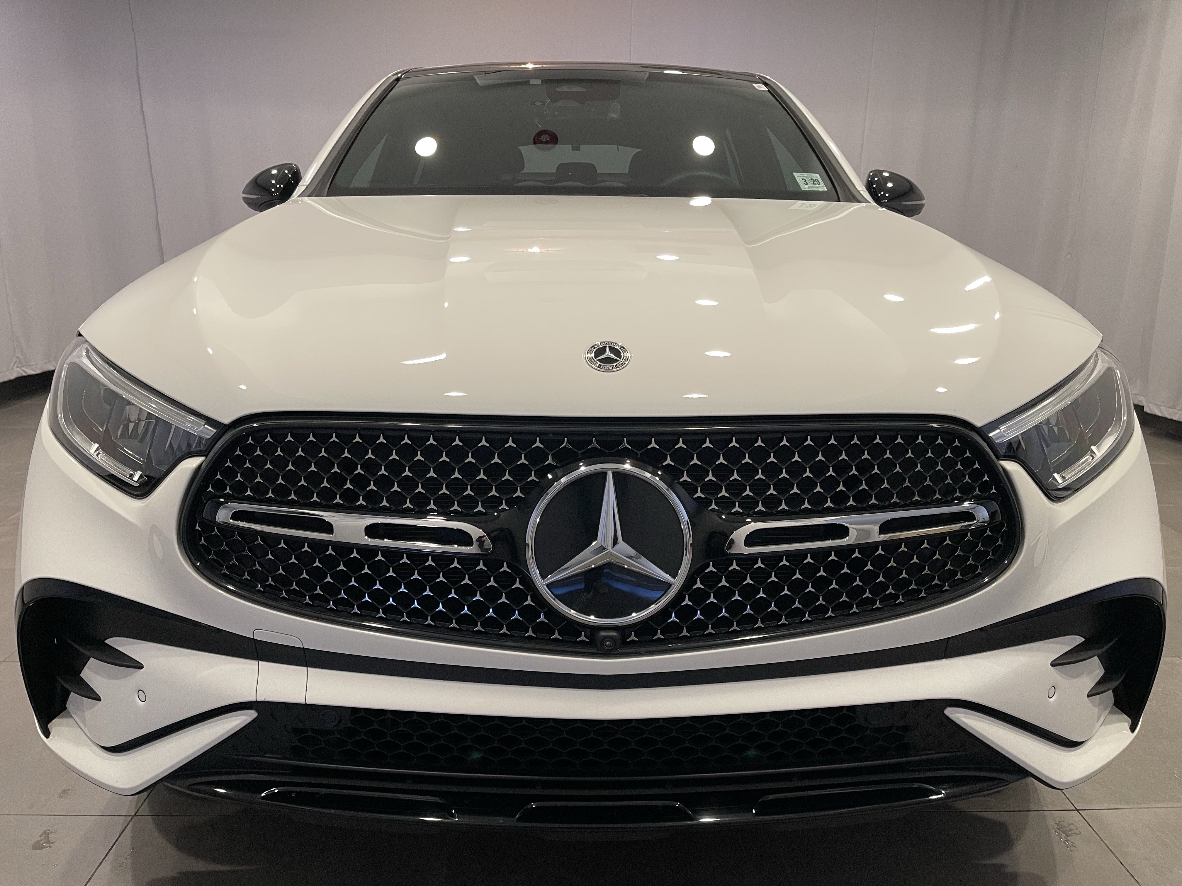 Used 2024 Mercedes-Benz GLC 300 4MATIC image 2