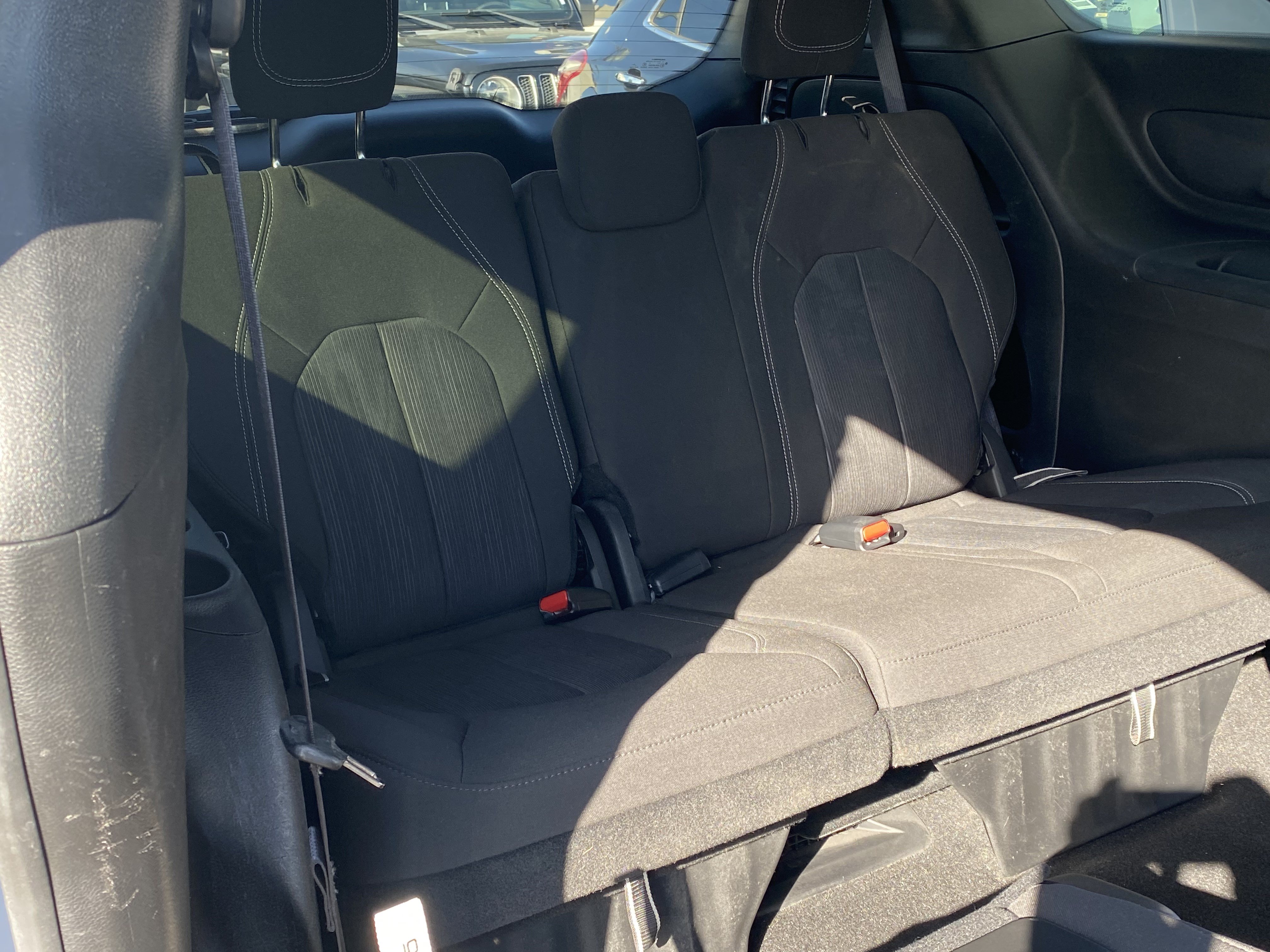 Used 2024 Chrysler Pacifica Touring FWD image 18