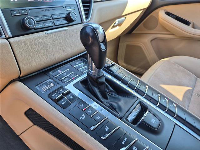 Used 2018 Porsche Macan AWD/4WD image 15
