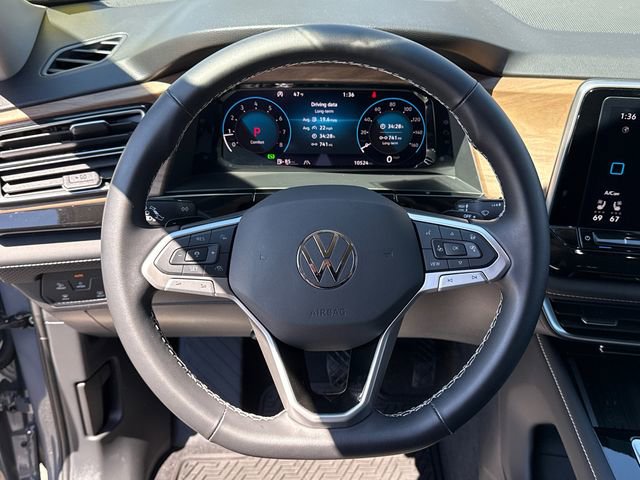 Certified 2025 Volkswagen Atlas SE image 14