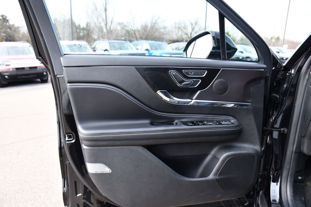 Used 2024 Lincoln Corsair Premiere image 22