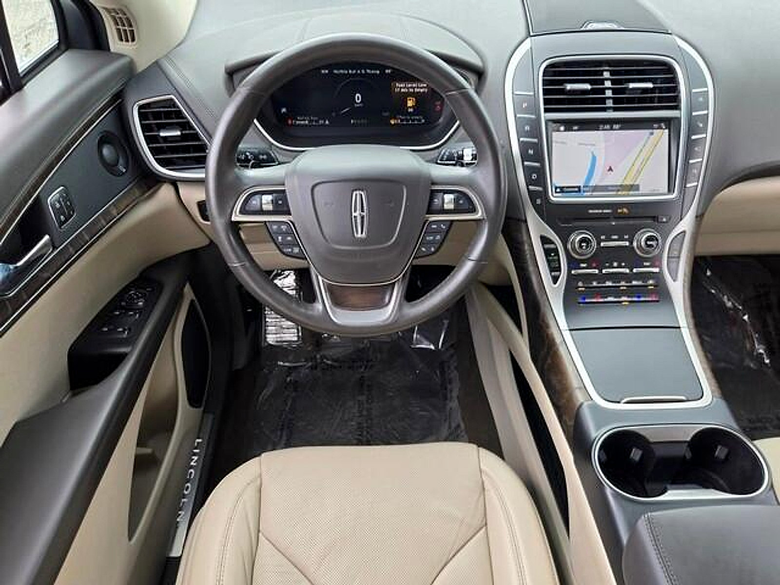 Used 2019 Lincoln Nautilus Reserve FWD image 12
