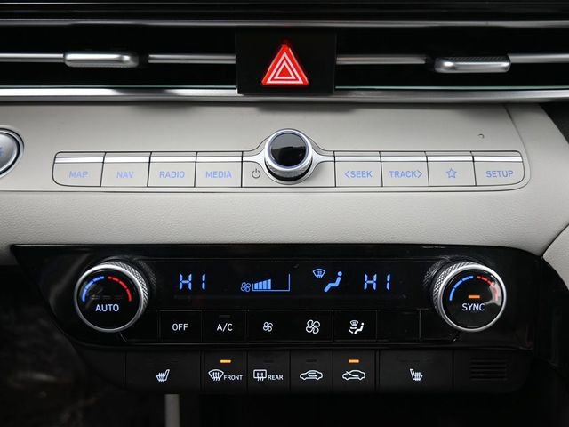 Used 2025 Hyundai Elantra Limited FWD image 19