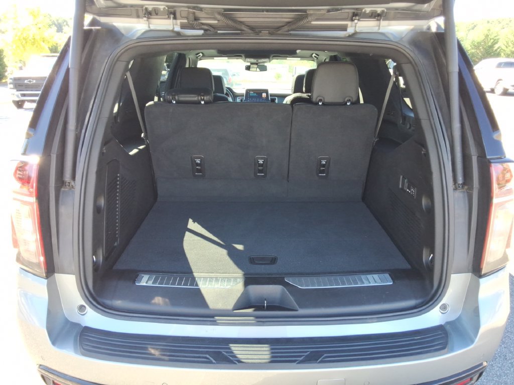 Certified 2024 Chevrolet Suburban RST w/ Luxury Package RWD image 17