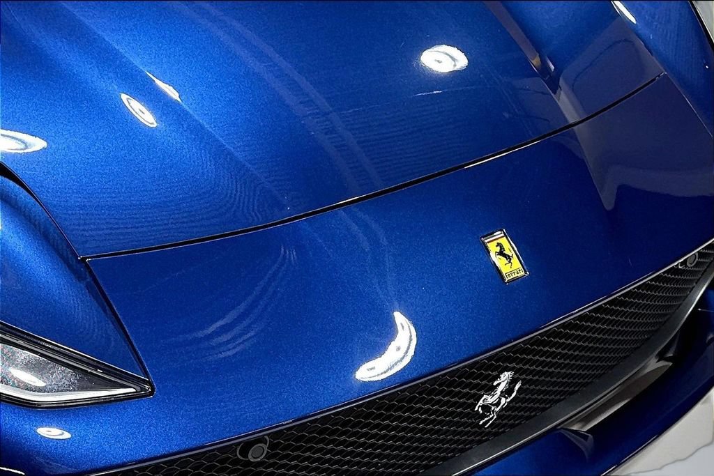 Used 2019 Ferrari 812 Superfast RWD image 28