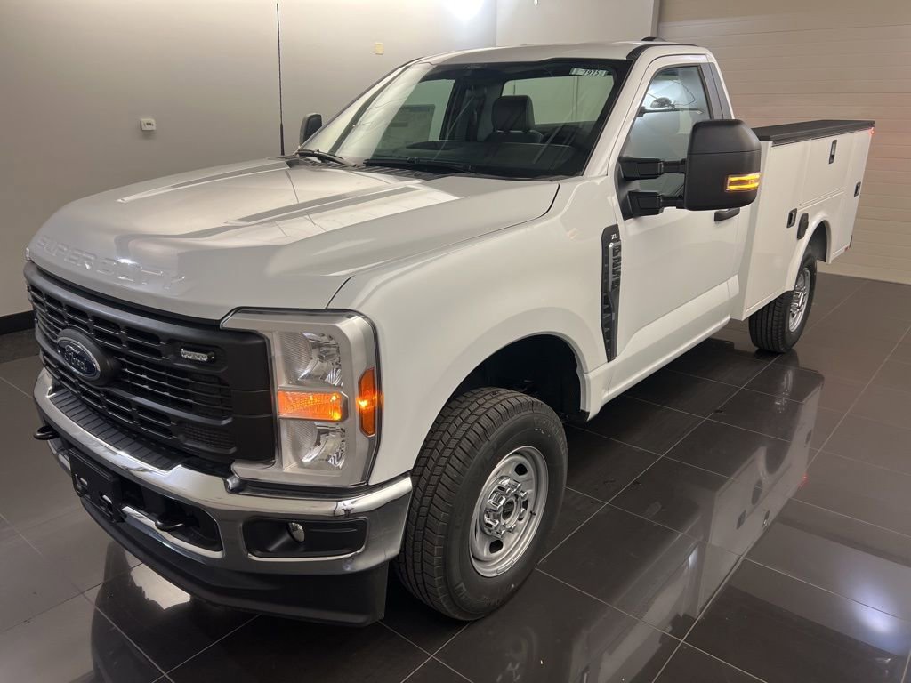 New 2026 Ford F250 XL w/ XL Chrome Package image 3