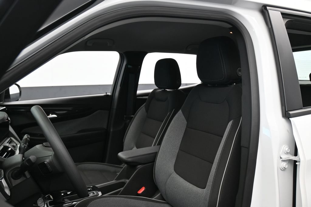 Used 2026 Chevrolet TrailBlazer LS FWD image 10