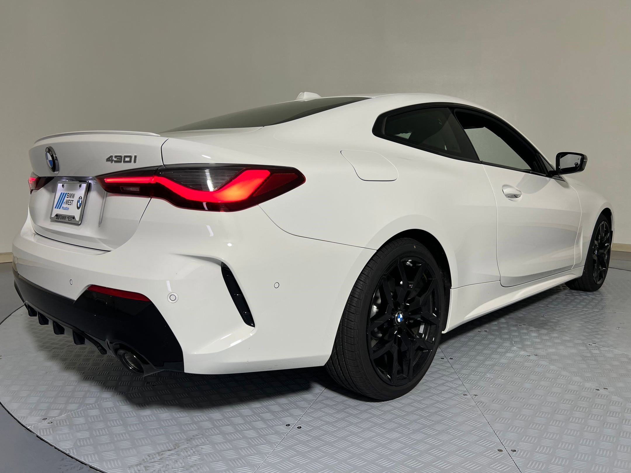 New 2026 BMW 430i Coupe w/ M Sport Package image 8