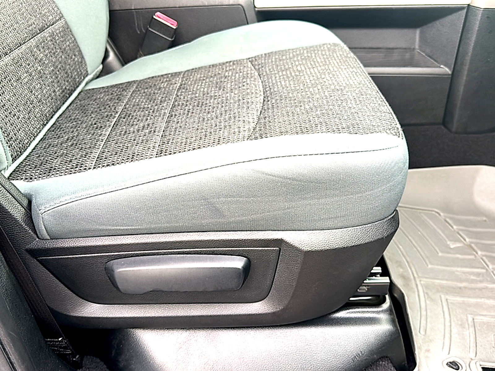 Used 2015 RAM 1500 Lone Star image 24