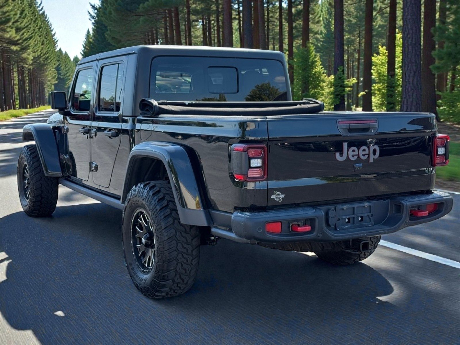 Used 2020 Jeep Gladiator Rubicon w/ Uconnect 4C Nav & Sound Group image 8