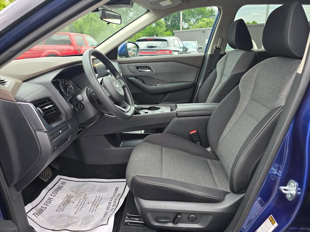 Used 2021 Nissan Rogue SV FWD image 11