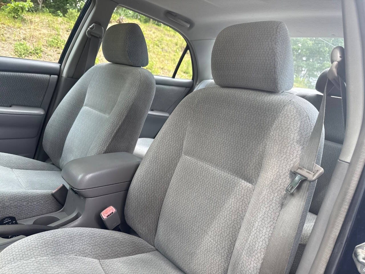 Used 2004 Toyota Corolla LE FWD image 14