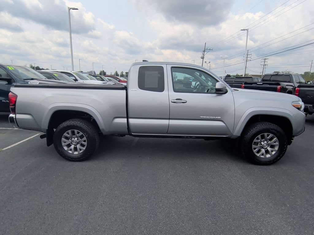 Used 2019 Toyota Tacoma SR5 AWD/4WD image 9
