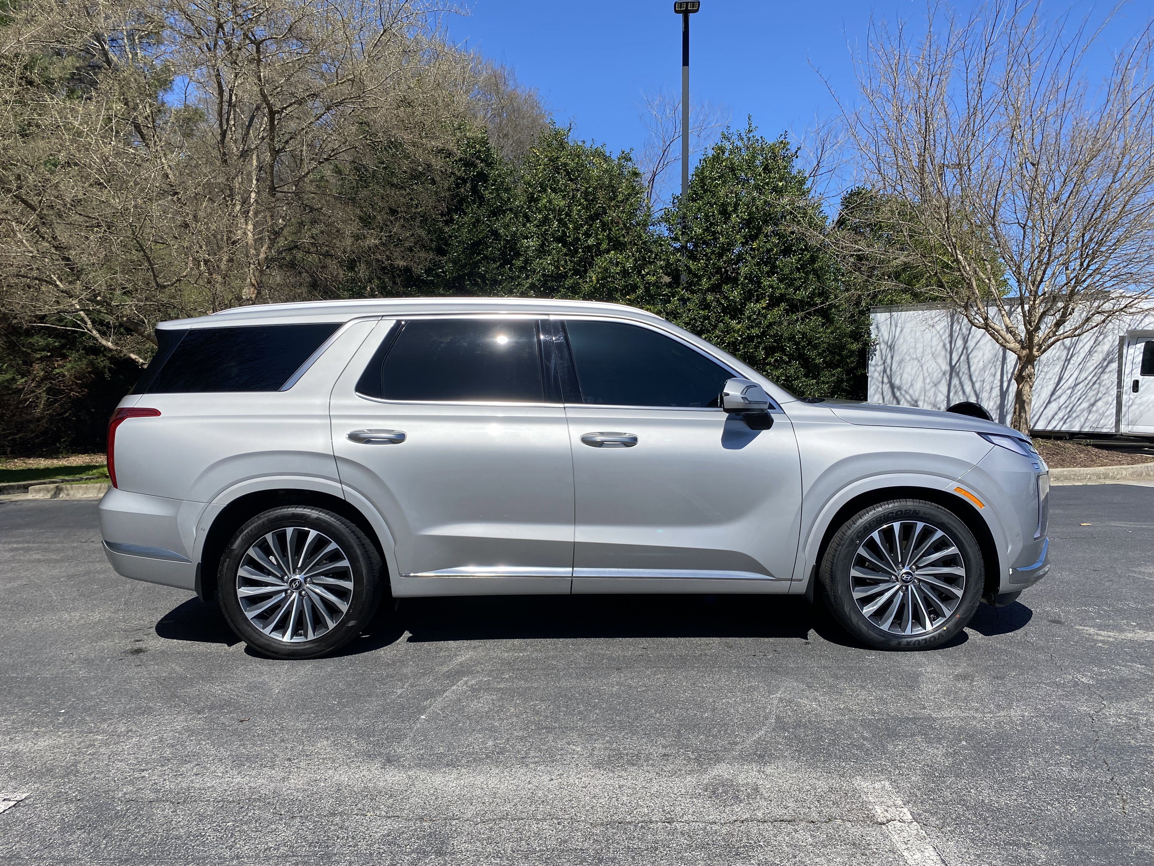 Used 2023 Hyundai Palisade Calligraphy image 10