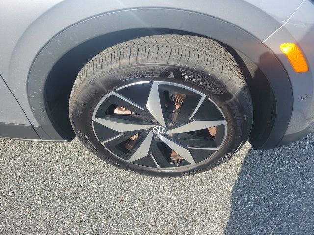 Used 2024 Volkswagen ID.4 Pro S image 9