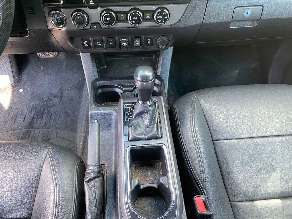 Used 2018 Toyota Tacoma TRD Off-Road w/ Technology Package AWD/4WD image 22
