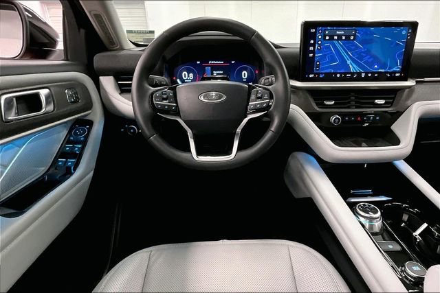 Used 2025 Ford Explorer Platinum w/ Ultimate Package image 5