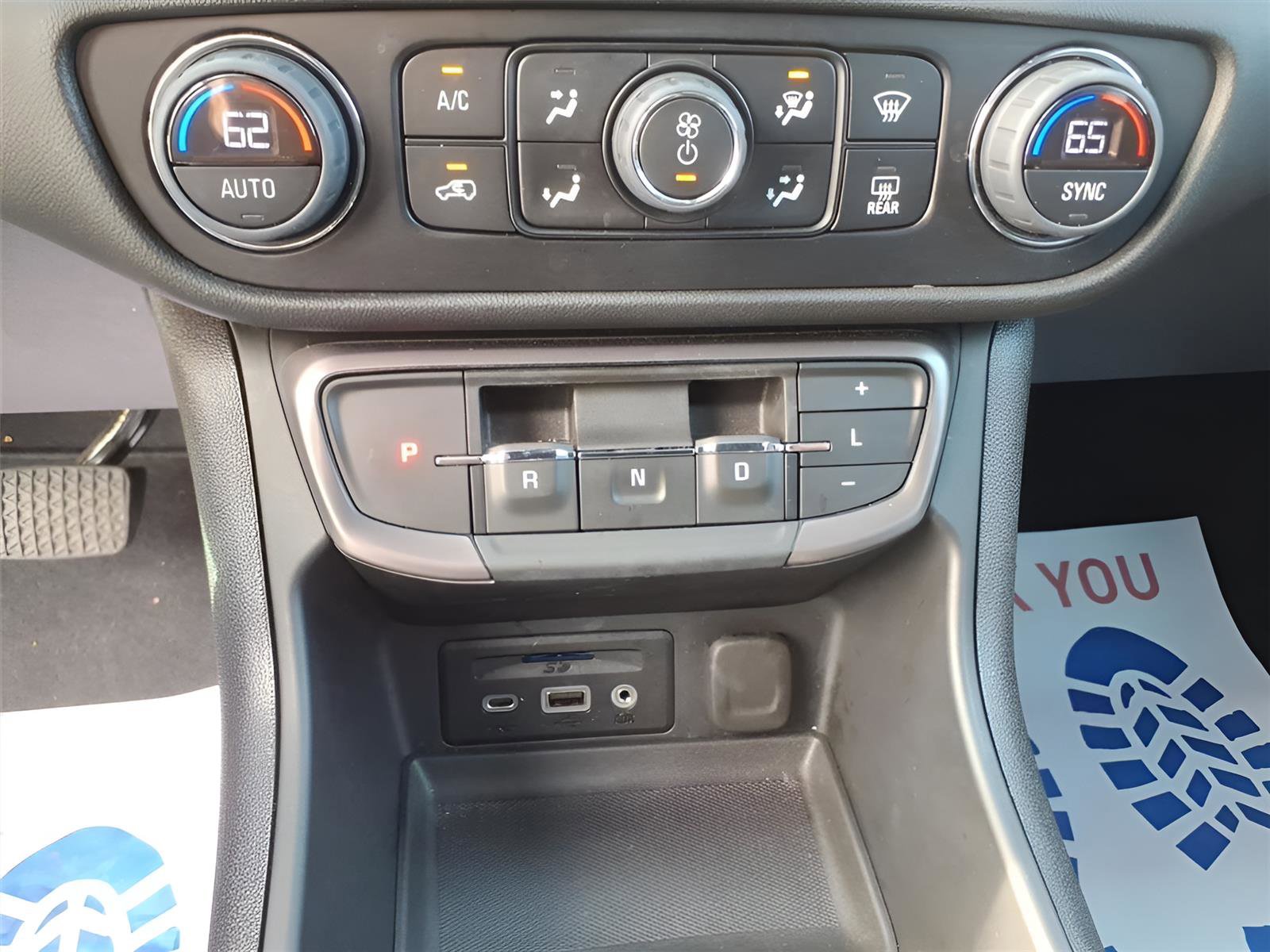 Used 2024 GMC Terrain AT4 image 24