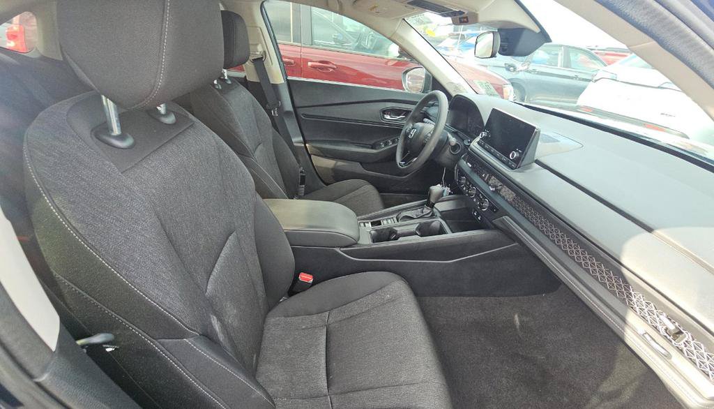 Used 2025 Honda Accord SE image 9