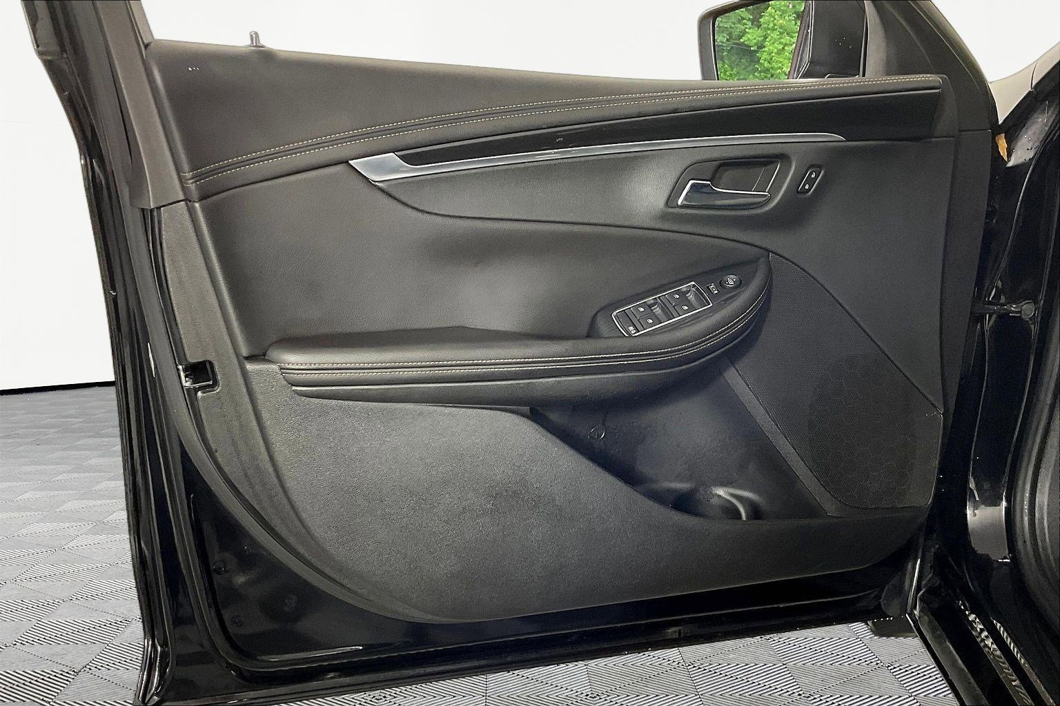 Used 2019 Chevrolet Impala LT FWD image 20