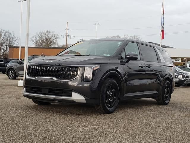 Used 2025 Kia Carnival image 8