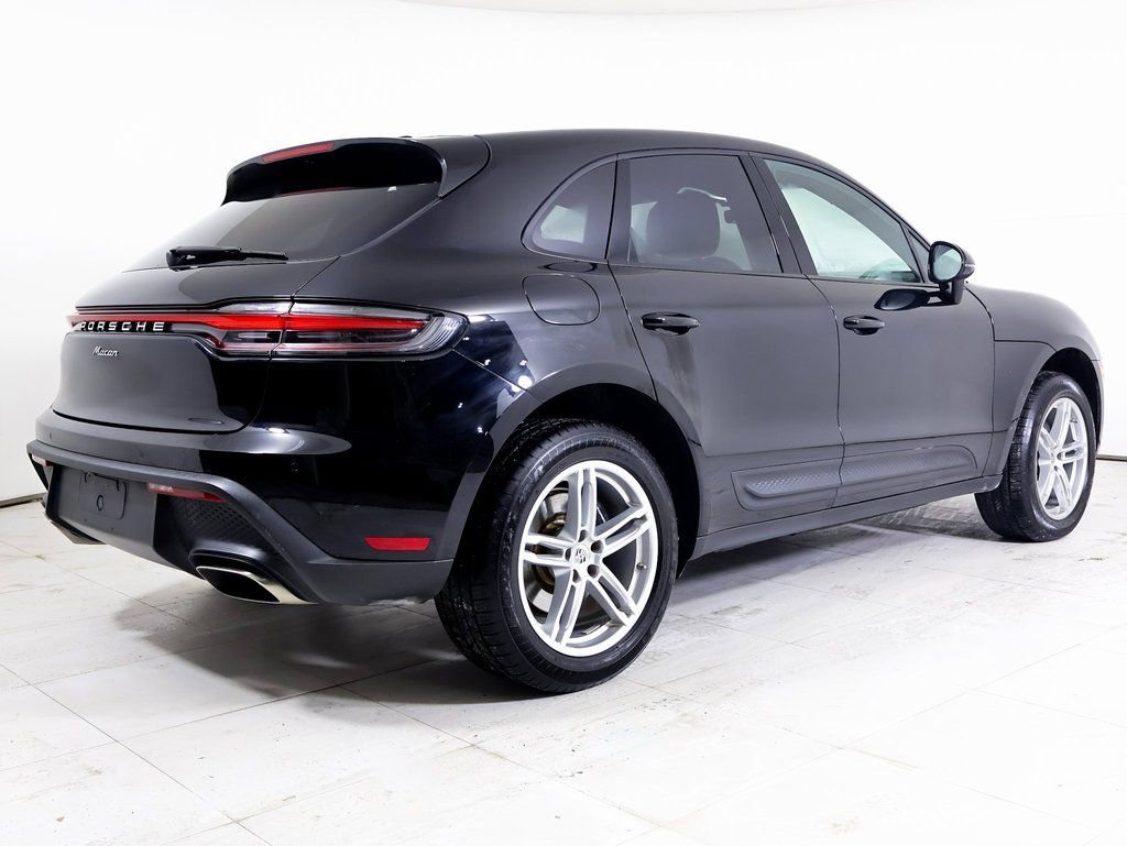 Certified 2025 Porsche Macan AWD/4WD image 28