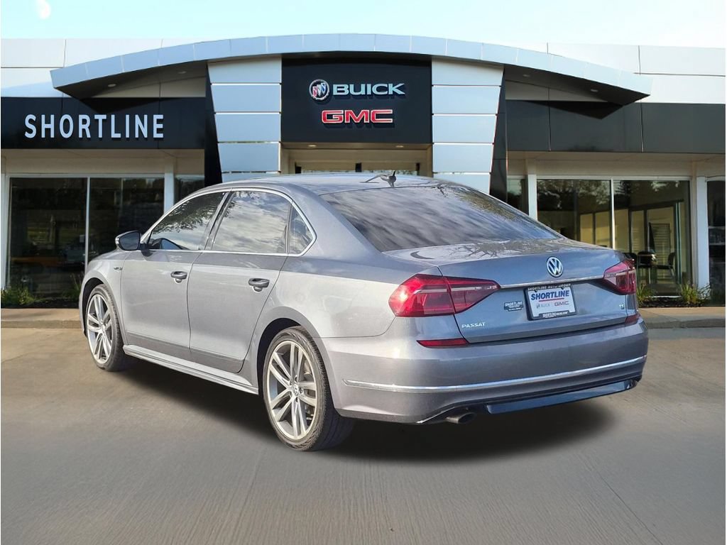 Used 2017 Volkswagen Passat 1.8T R-Line FWD image 5