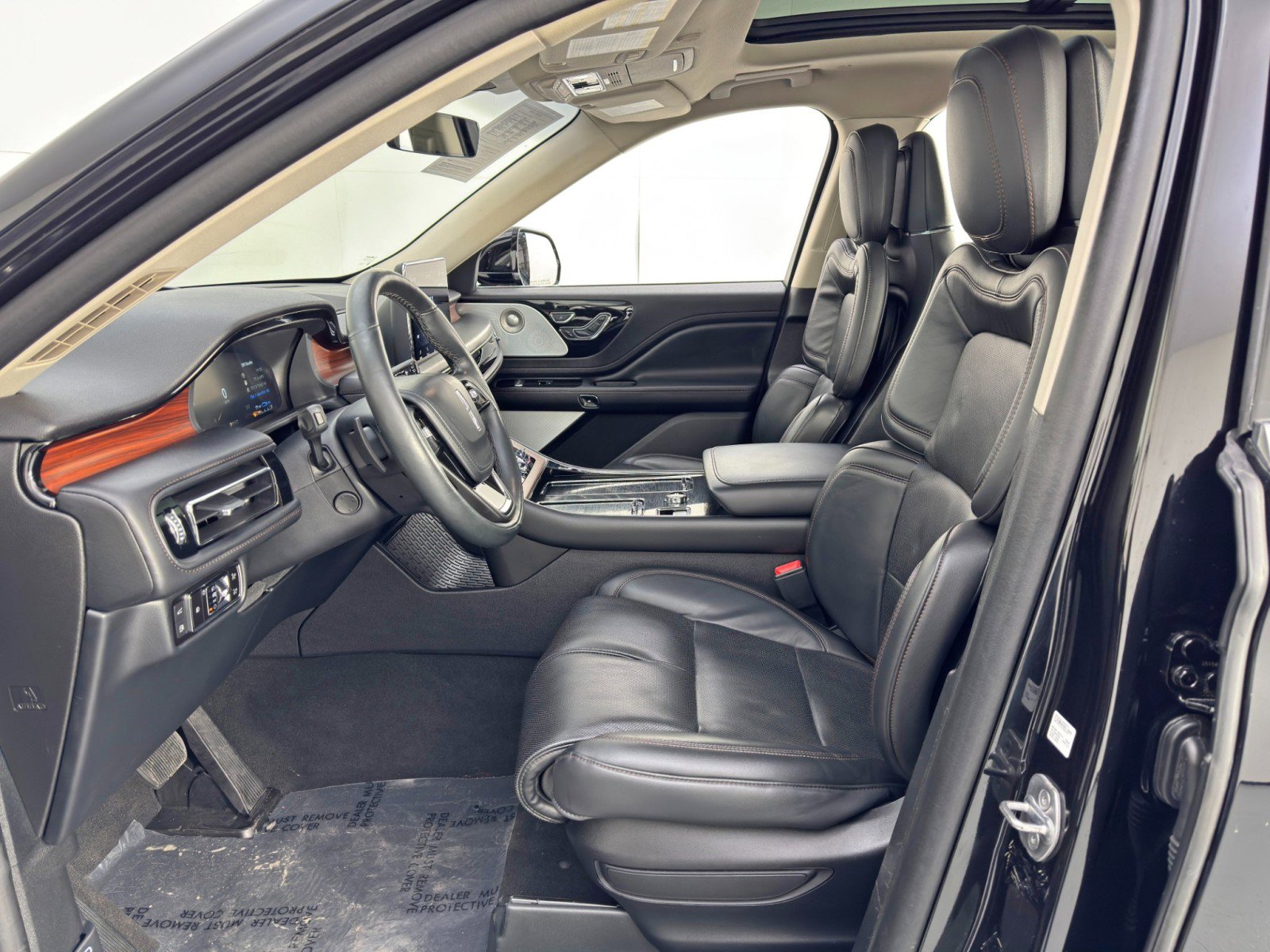 Used 2023 Lincoln Aviator Grand Touring w/ Equipment Group 301A image 17