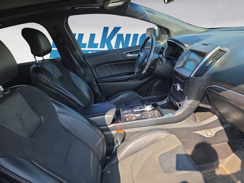 Used 2019 Ford Edge ST w/ Convenience Package AWD/4WD image 15