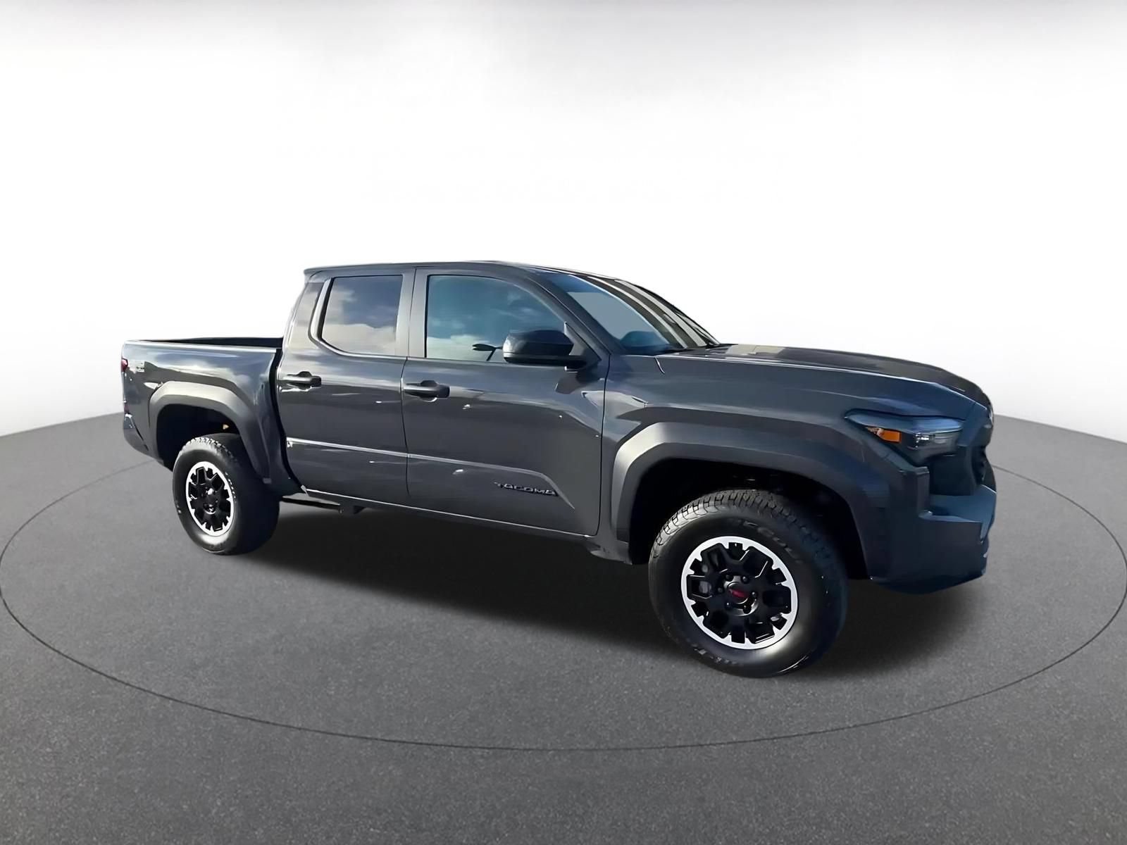 Used 2024 Toyota Tacoma 4x4 Double Cab image 2