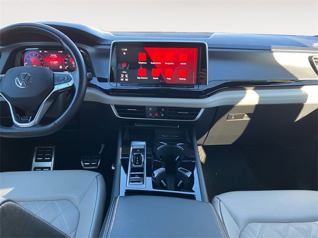 Used 2025 Volkswagen Atlas Cross Sport SEL Premium R-Line image 10