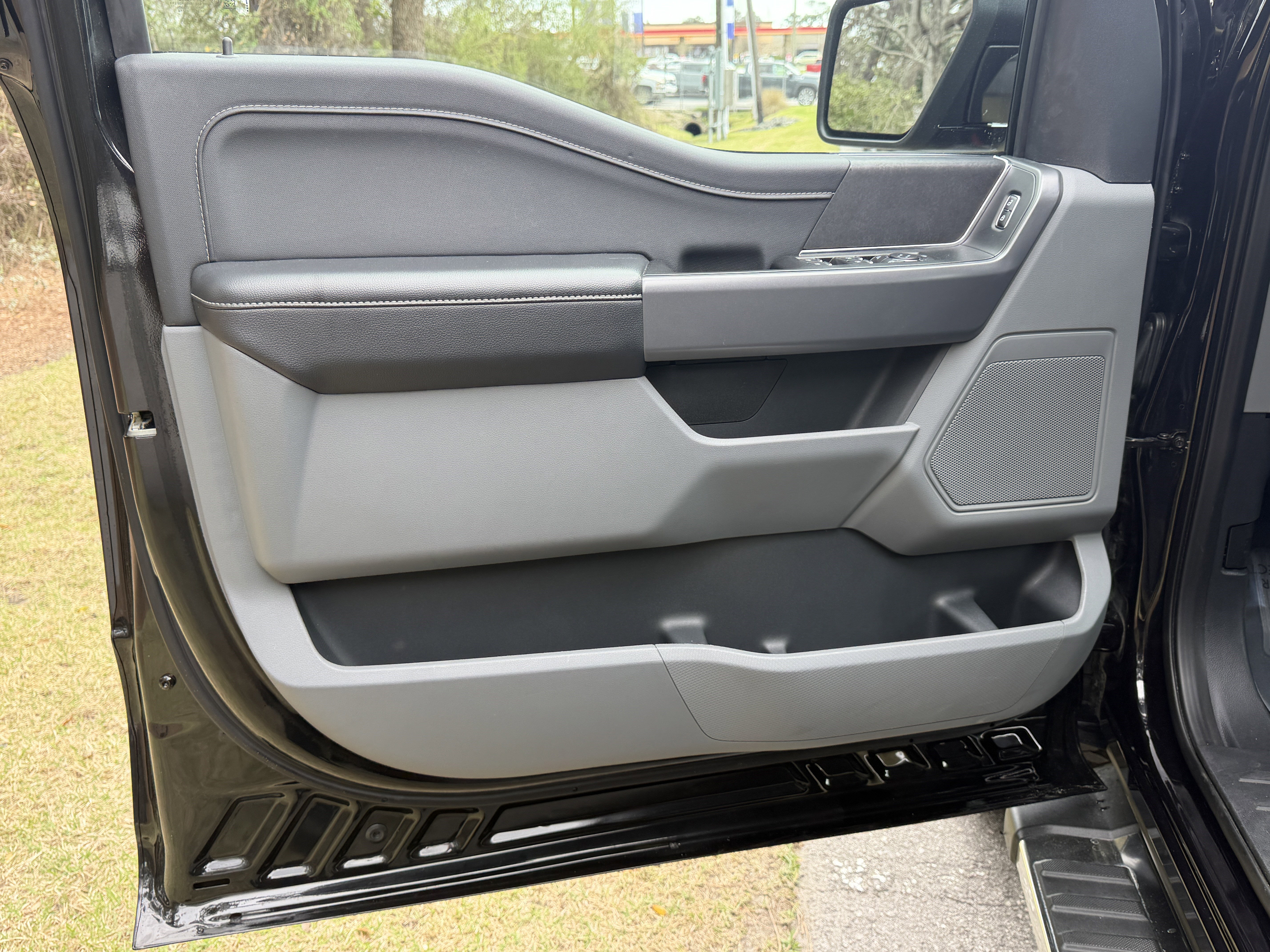 Used 2025 Ford F150 XLT w/ Equipment Group 301A Standard AWD/4WD image 12