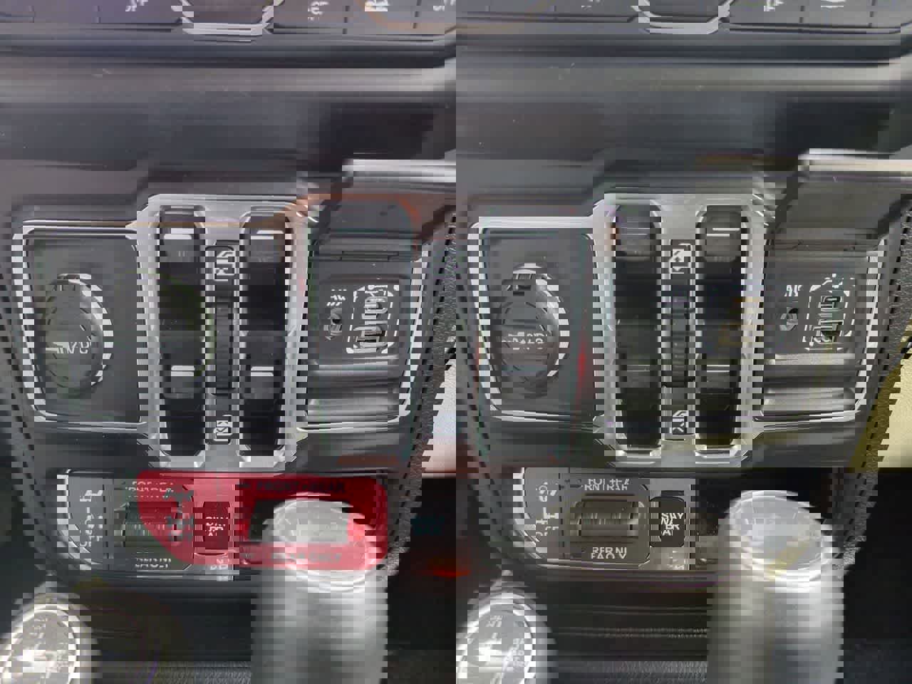 Used 2022 Jeep Wrangler Unlimited Rubicon 4xe w/ Safety Group image 32