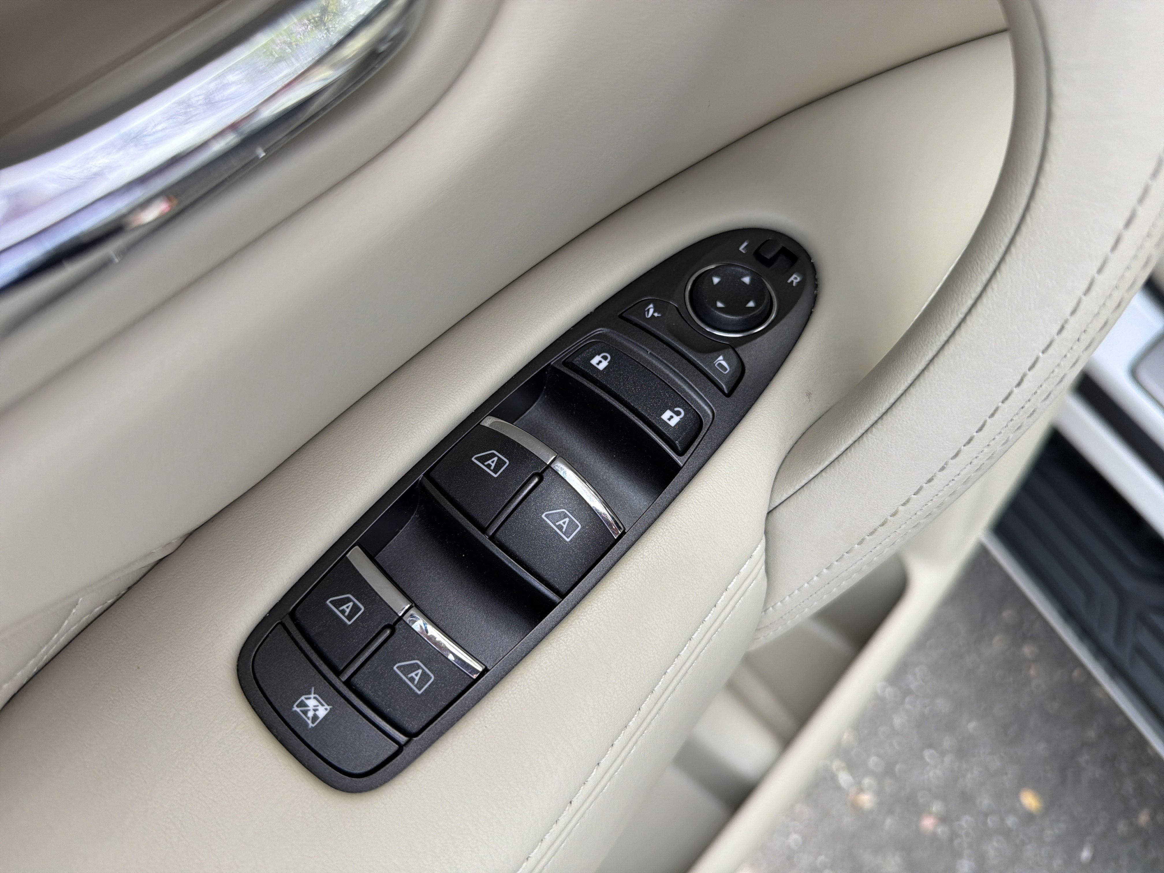 Certified 2024 INFINITI QX80 Sensory image 10